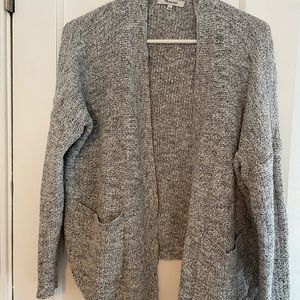 Madewell ash gray sweater. Woman’s small.
